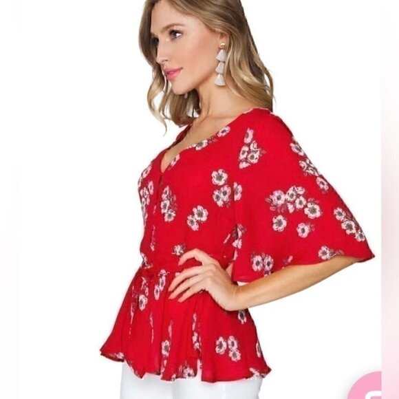 Cupcakes & Cashmere Tipton floral Blouse Size Medium - Picture 2 of 9